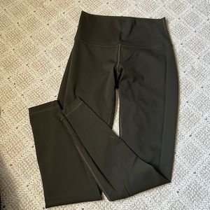 Lululemon Army Green Wunderunder 6